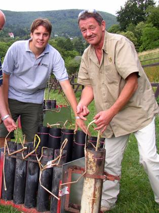 Prominente Helfer beim Feuerwerk sind keine Seltenheit